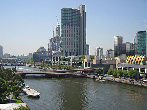 Yarra River mit Stadt Foto 